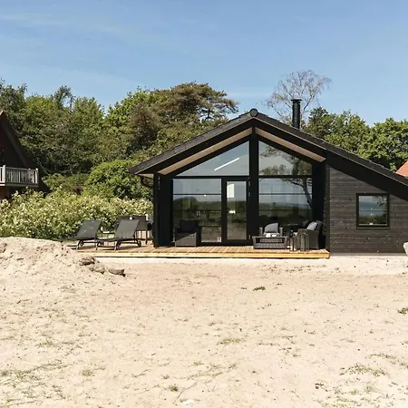 Three-bedroom In Nyaraló
